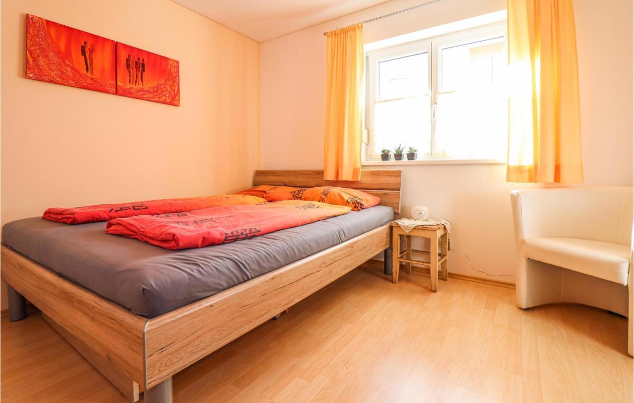 Apartment Mit Gartenzaun *